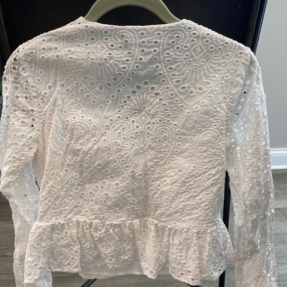 Express women’s White ruffle eyelet blouse XS - Picture 3 of 3